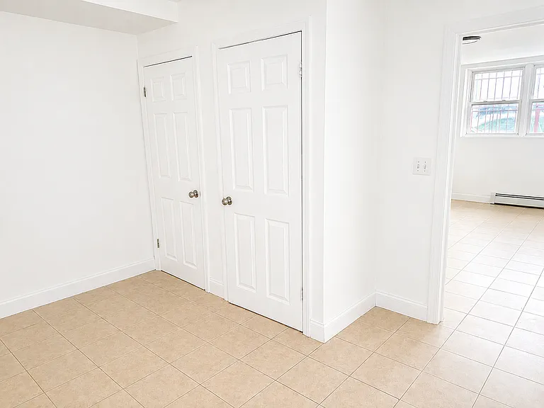 1744 Weeks Ave #1R — Photo 7