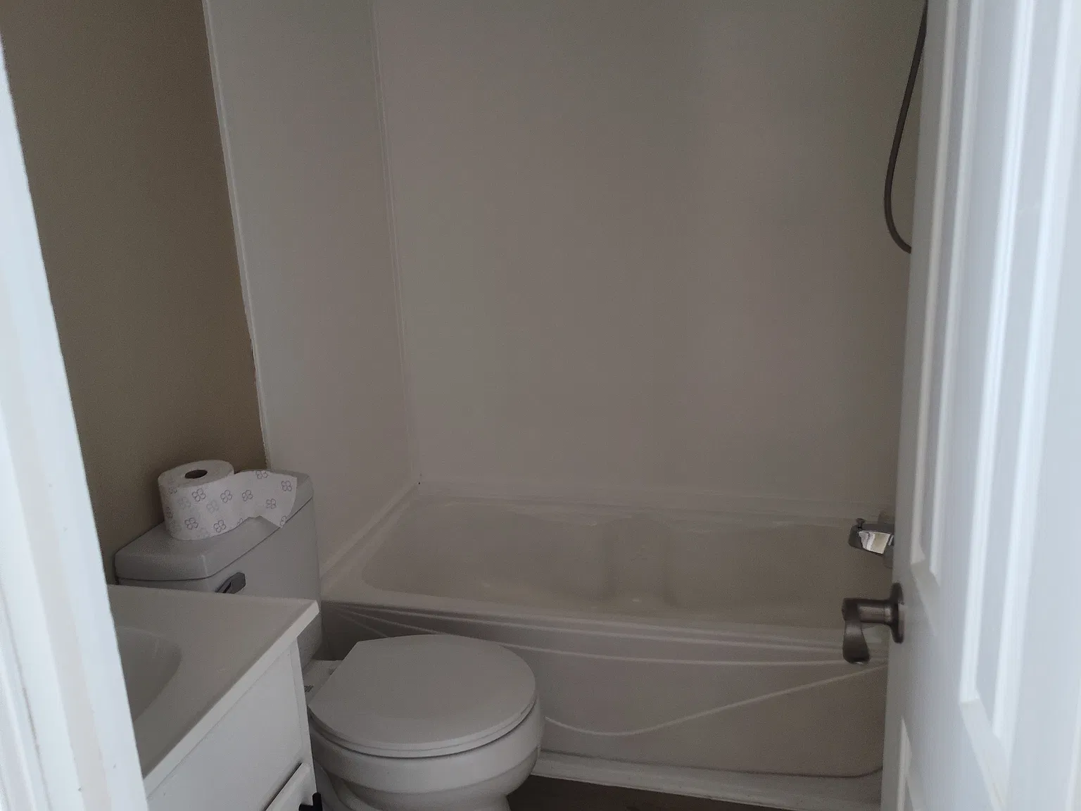 3 bed, 1152 sqft, $1,200 — Photo 3