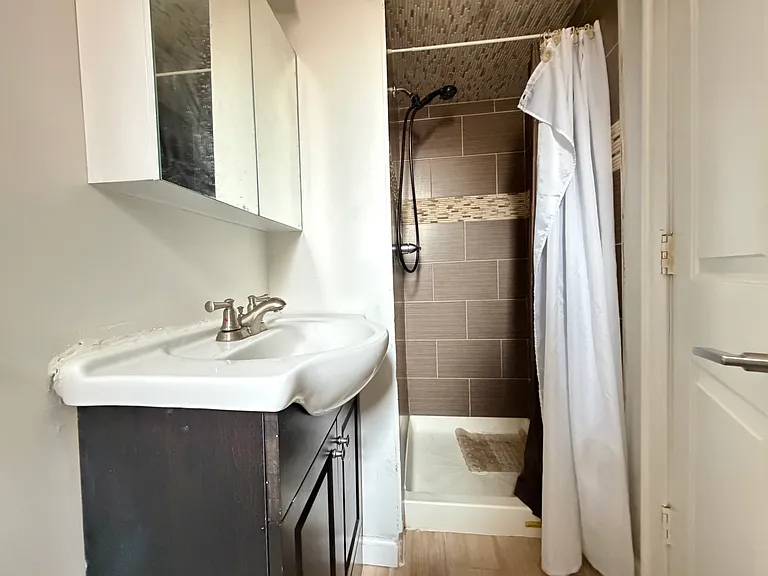 972 Broadway #1R — Photo 3