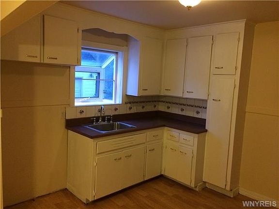 4th image of 1347 Norwood Ave