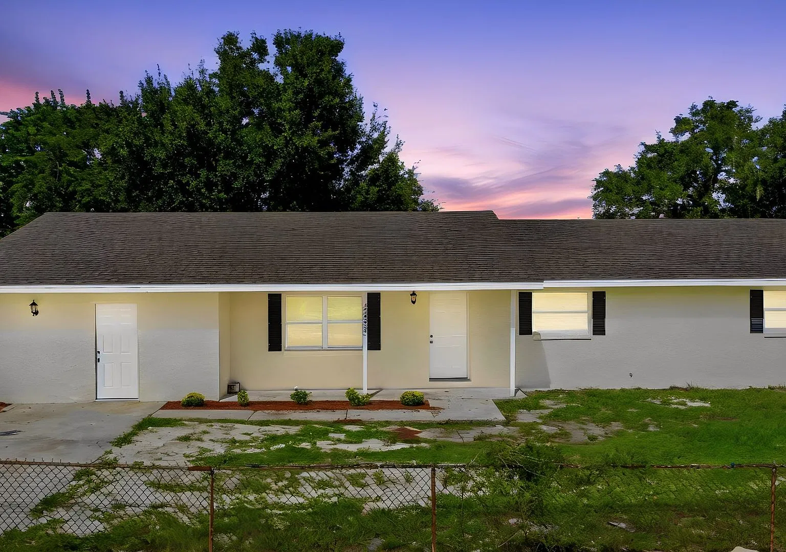 Charming 2-Bedroom, 1-Bath Home in Lakeland, FL — Photo 2