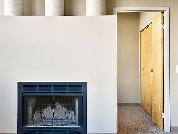 4th image of 925 W Huron St APT 419