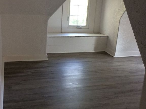 3rd image of 1122 I St