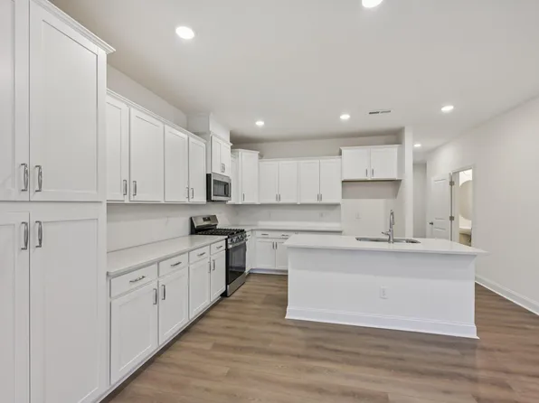 1345 Hammond Dr, Mebane, NC 27302