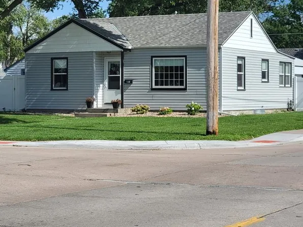 2523 W 1st St, Grand Island, NE 68803