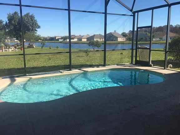 3rd image of 792 Hacienda Cir