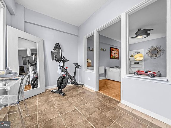 3rd image of 2032 Belmont Rd NW APT 405