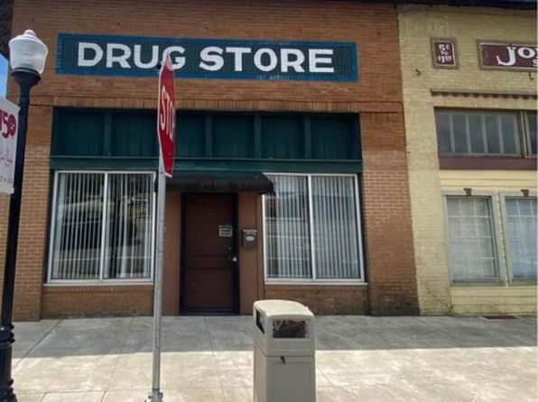 100 W Duval St