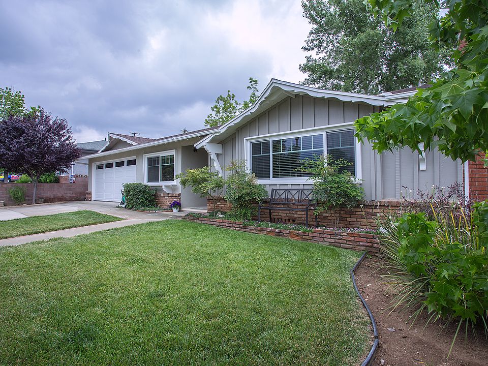 1st image of 34971 Gail Ave