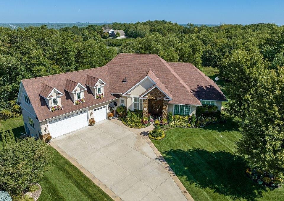 2205 Wildwood Dr, Shakopee, MN 55379 Zillow
