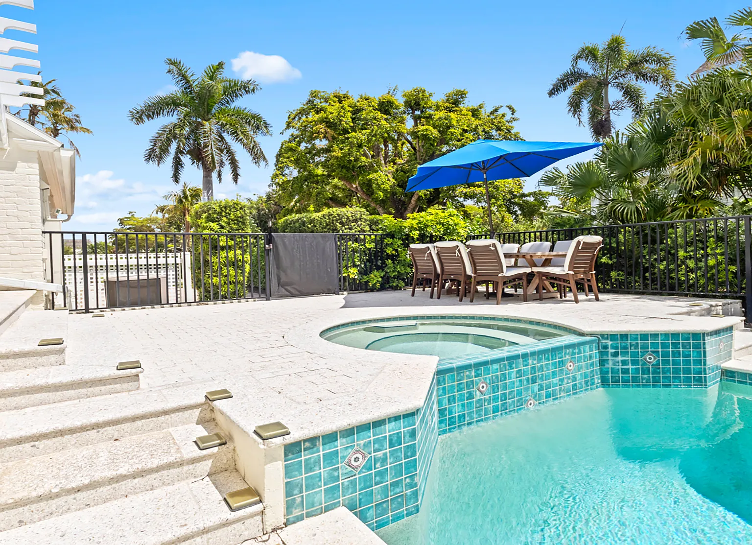 4 bed, 3797 sqft, $50,000 — Photo 4