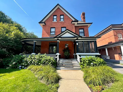 58 Sweetland Ave #6 Photo 1