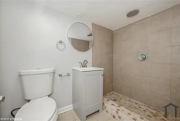 7010 S Claremont Ave — Photo 10