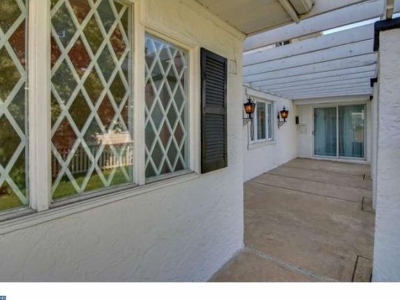 3rd image of 505 Trites Ave