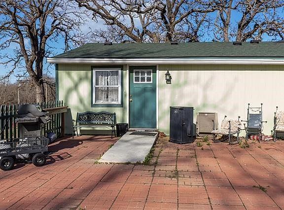 5th image of 21520 259th St