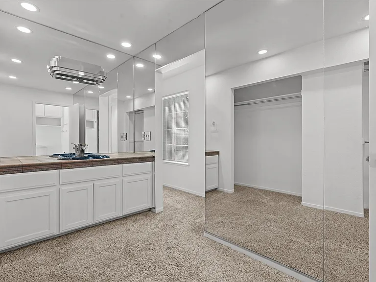 7273 Blue Falls Cir — Photo 16