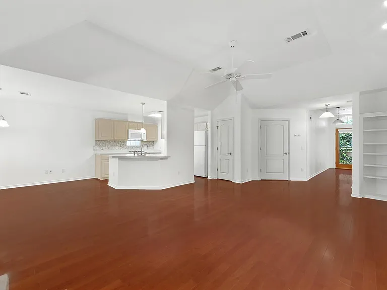 125 Melissa Ct — Photo 8