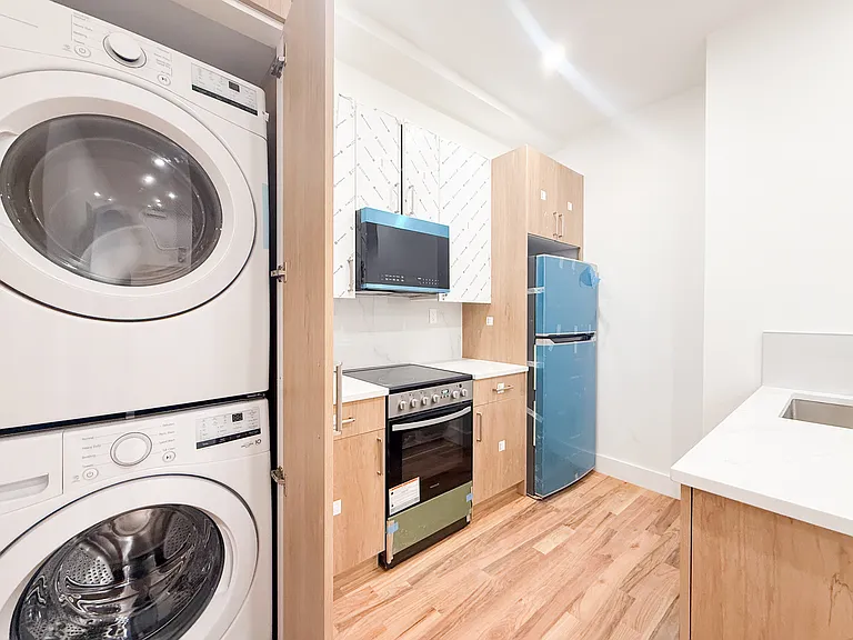 1387 Madison St #3R — Photo 2