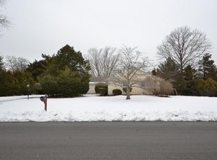 36 Gaul Rd S, Setauket, NY 11733