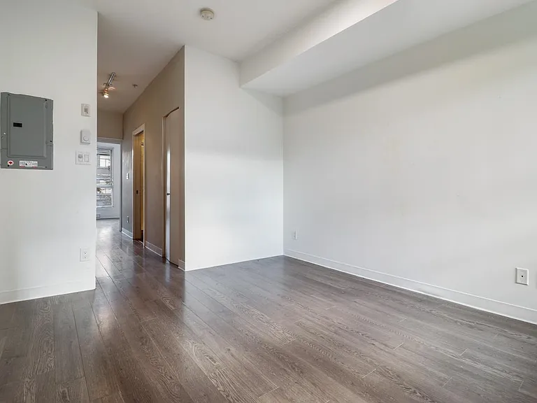 138 Hastings St E #202 — Photo 1
