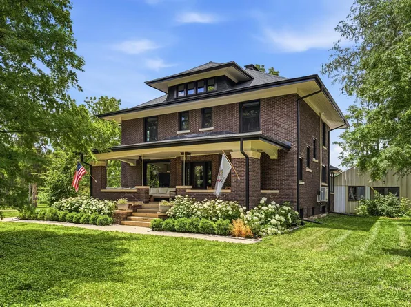 901 S Dunlap Ave, Savoy, IL 61874