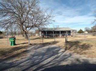 401 W Virginia St, Walters, OK 73572