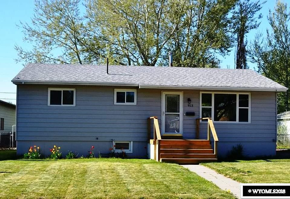 1st image of 913 Mary Anne Dr