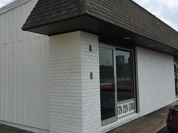 2nd image of 881 S Dogwood St #1