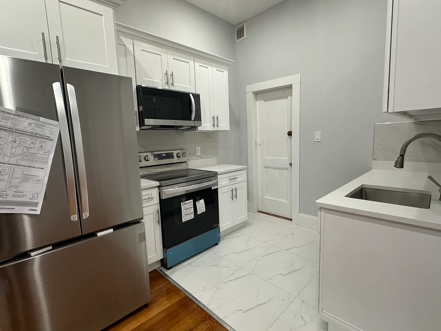 2 bed, 648 sqft, $3,700 — Photo 1