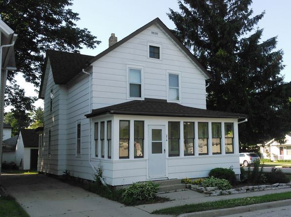 214 Oak St