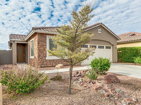 3rd image of 3921 E Blue Spruce Ln