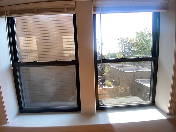 5th image of 1728 N Albany Ave #1742-305