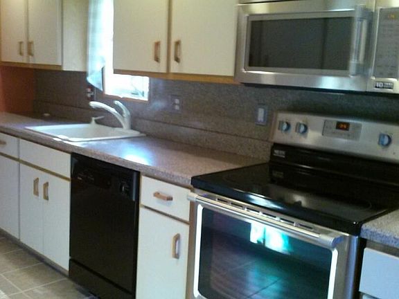 2nd image of 52 Liberty St APT L1