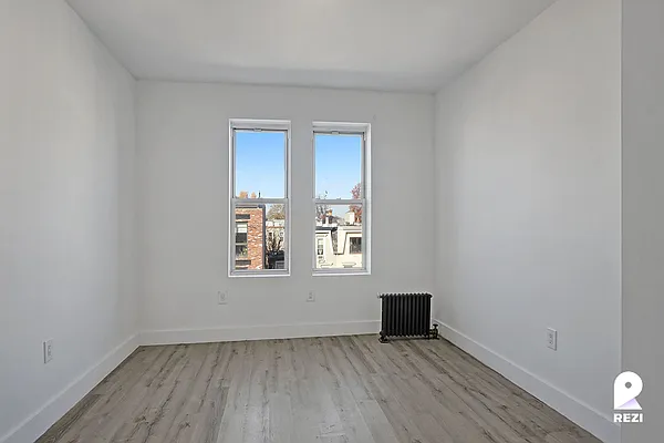 Rented by REZI | media 17