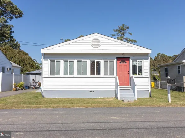 45290 Stark Dr, Piney Point, MD 20674