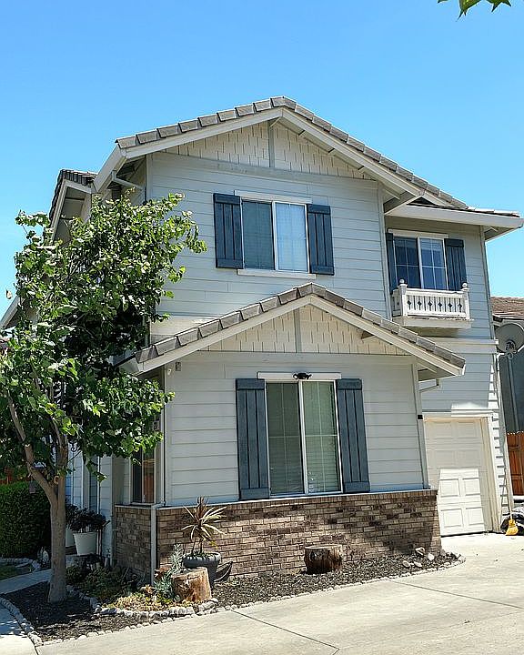 1st image of 23 Hertford Cir