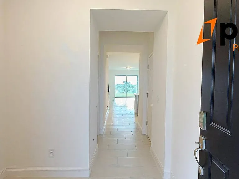 7896 Syracuse Dr — Photo 5