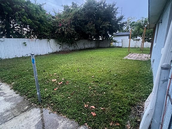 3rd image of 607 Brockway Ave