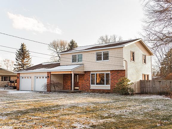 2nd image of 1635 Bayview Dr