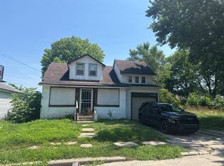 1610 Robinson St, South Bend, IN 46613
