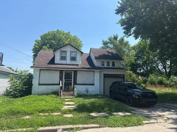 1610 Robinson St, South Bend, IN 46613