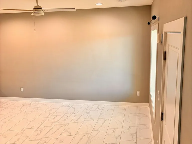 750 SE Westown Pkwy — Photo 32