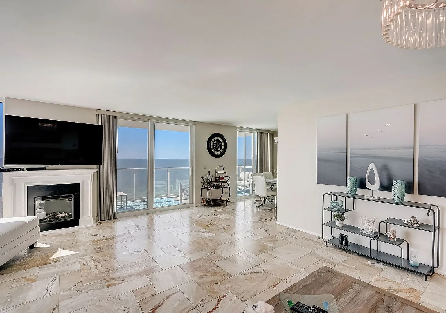 Seaside Serenity: Luxurious Gulf-Front Retreat on Southern Longboat Key — Photo 1