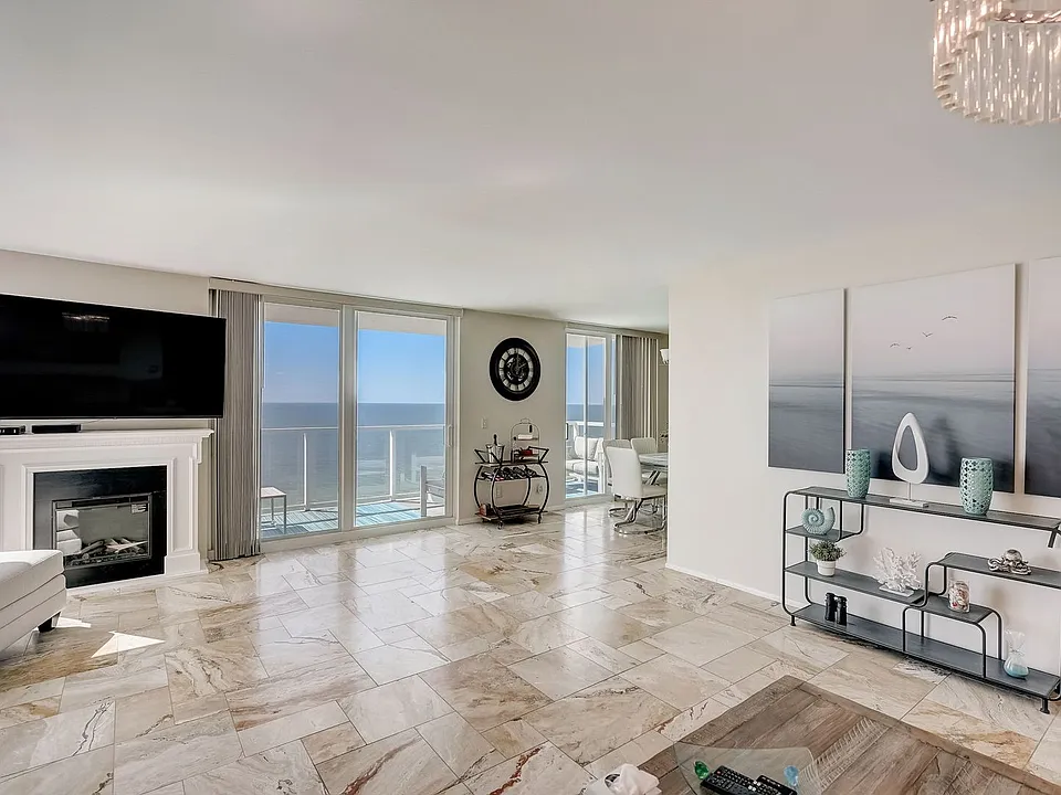 2425 Gulf Of Mexico Dr #14B