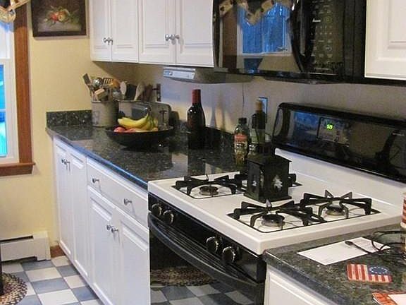 5th image of 3 Hayward Glen Dr