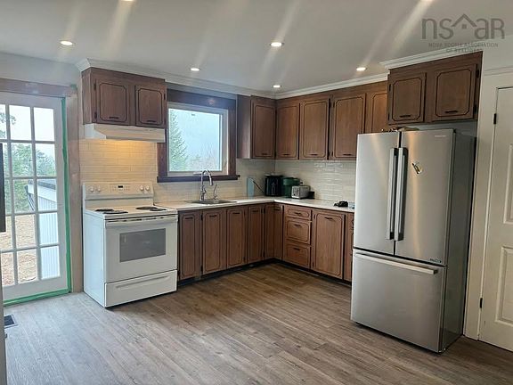 2nd image of 3804 Lawrencetown Rd