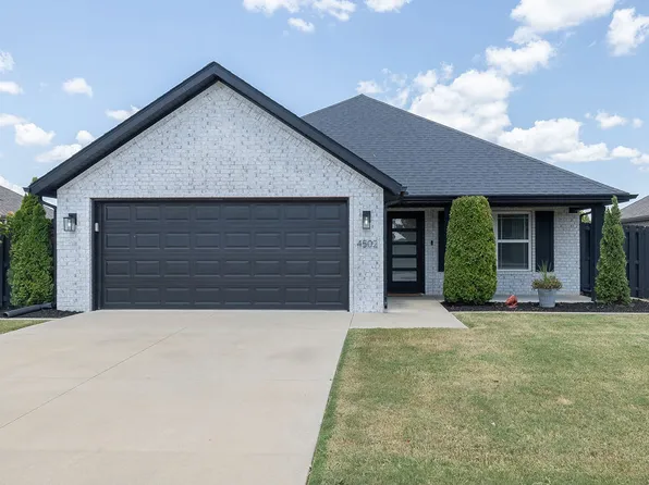 4502 W Barhem Dr, Fayetteville, AR 72704