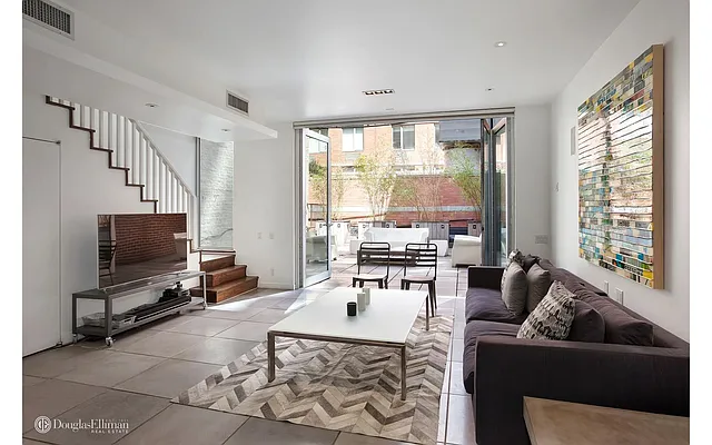 Rented by Douglas Elliman | media 15