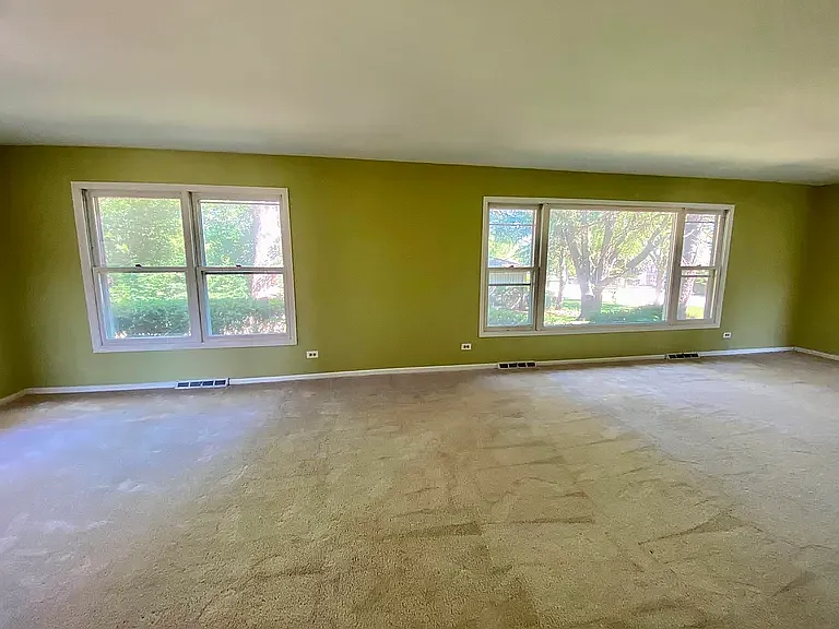 5 bed, 4.5 bath, 3905 sqft, $4,500 — Photo 2