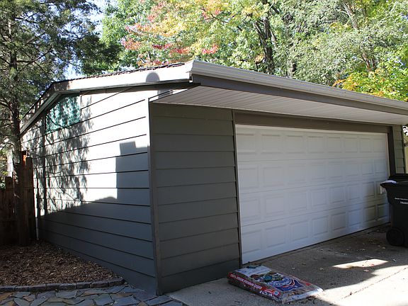 3rd image of 49547 Iris Dr